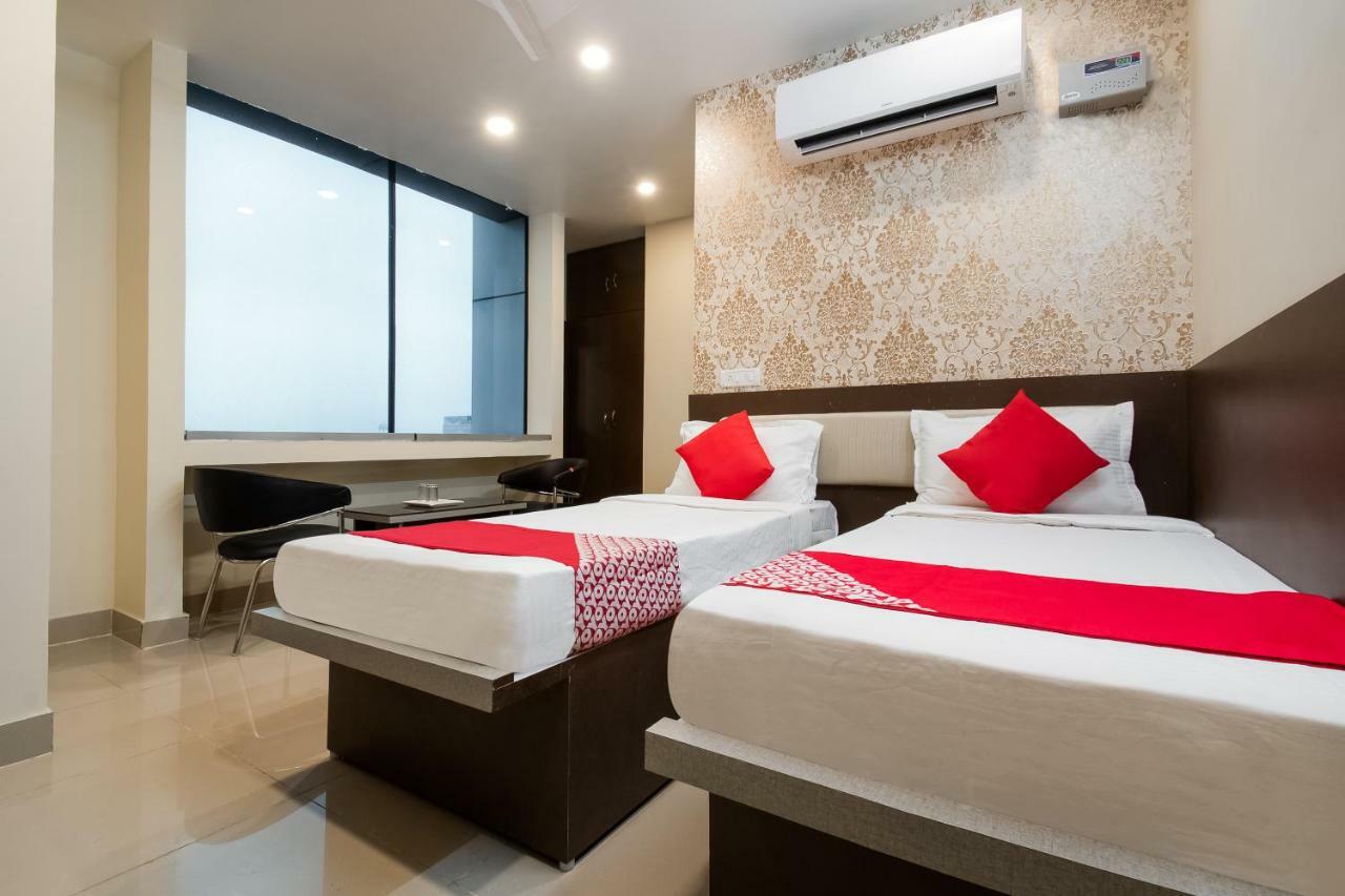Oyo 45609 The Legend Inn Deluxe Danapur Extérieur photo