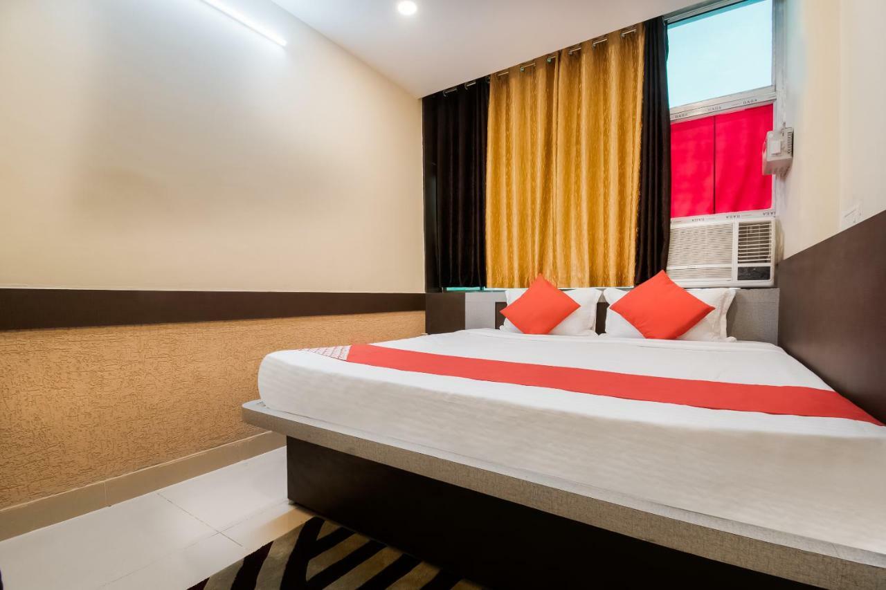 Oyo 45609 The Legend Inn Deluxe Danapur Extérieur photo