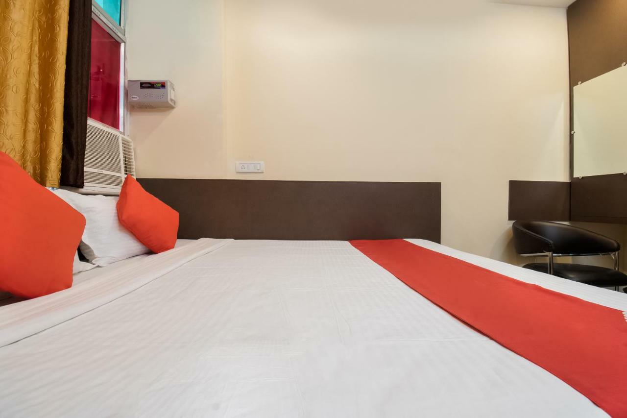 Oyo 45609 The Legend Inn Deluxe Danapur Extérieur photo