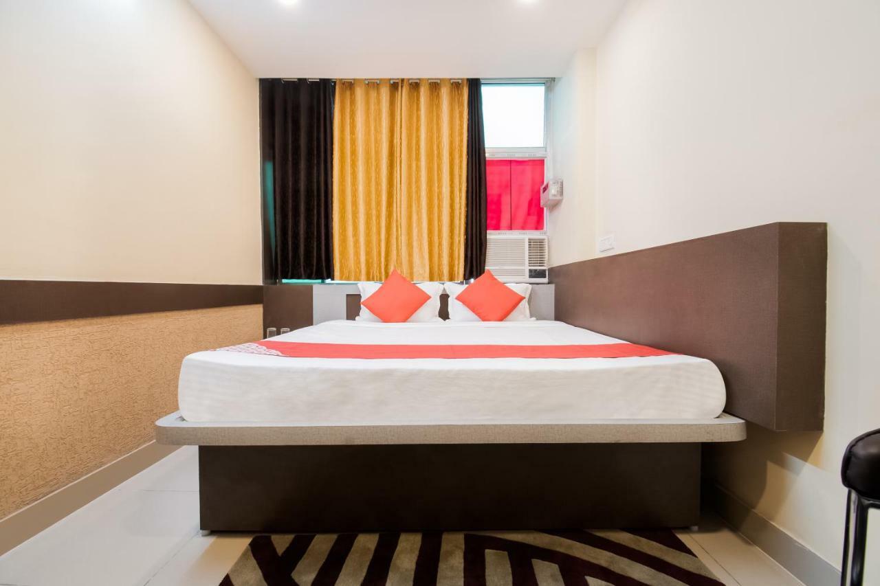 Oyo 45609 The Legend Inn Deluxe Danapur Extérieur photo